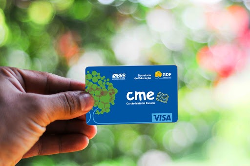 Com o Cartão Material Escolar, as famílias recebem R$ 320 para cada aluno matriculado na educação infantil e fundamental e R$ 240 para cada estudante do ensino médio | Foto: Divulgação/Agência Brasília