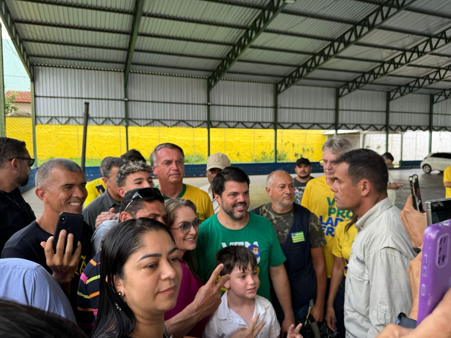 Jair Bolsonaro e Márcio Corrêa chegam ao colégio Delta para votar | Foto: Reprodução
