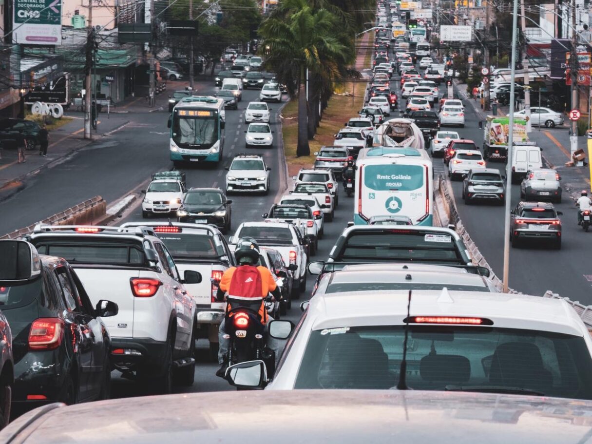 Governo de Goiás divulga calendário de pagamento do IPVA 2026. Novidade para próximo ano é o parcelamento da Taxa de Licenciamento Anual do Veículo (CRLV-e) em até dez parcelas, junto com IPVA (Foto: Economia)