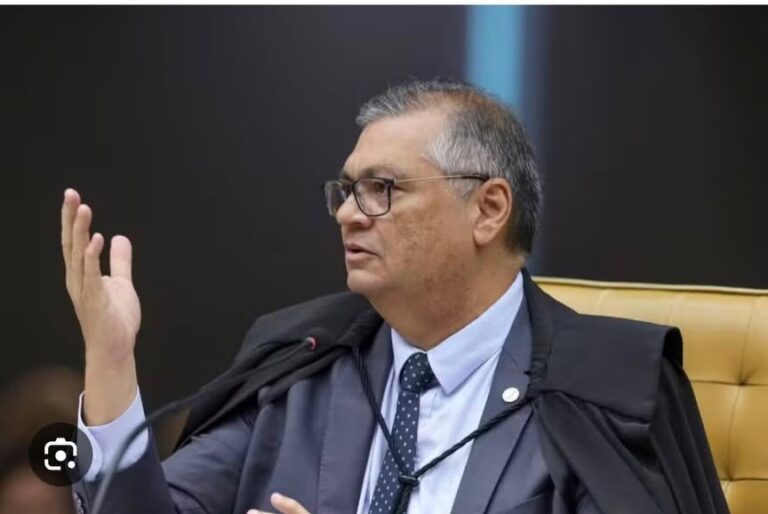Flávio Dino dá 30 dias para Congresso explicar destino de emendas parlamentares