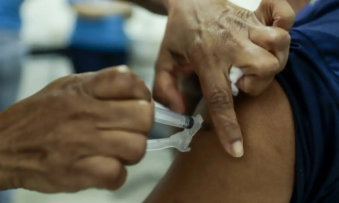 São Paulo Lança Campanha de Multivacinação para Menores de 15 Anos