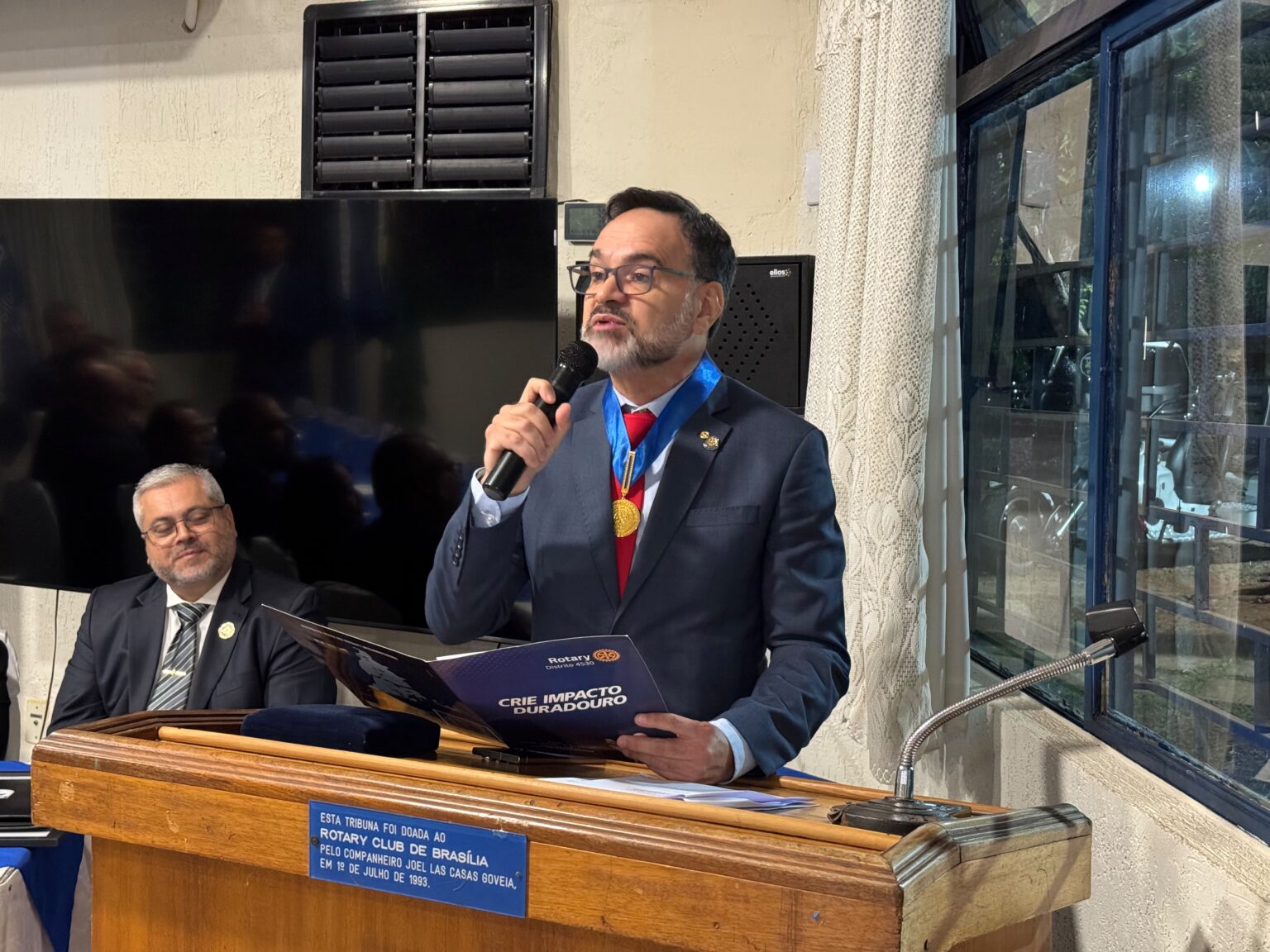Hamilton Silva assume liderança do Rotary Club Pioneiro para gestão 2026/2027