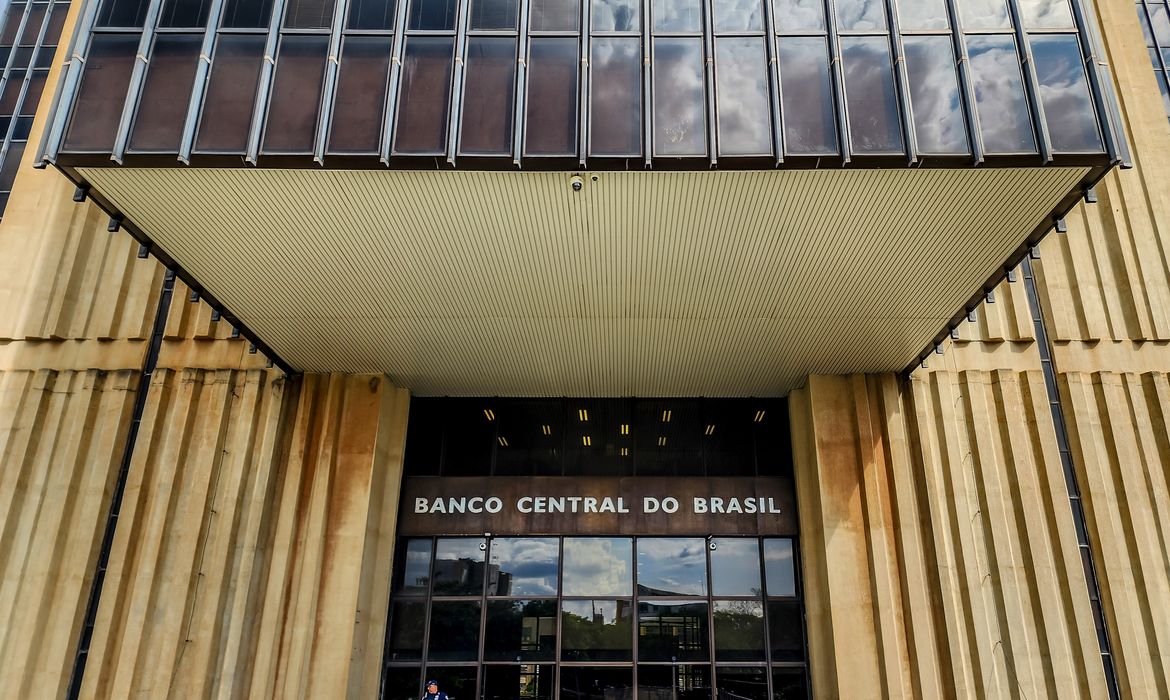 Mercado financeiro otimista: IPCA e PIB com projeções revisadas