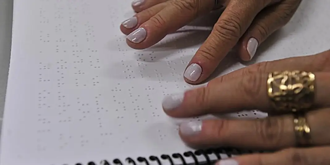 Cuidado multiprofissional e inteligência artificial como estratégias para reabilitação visual
