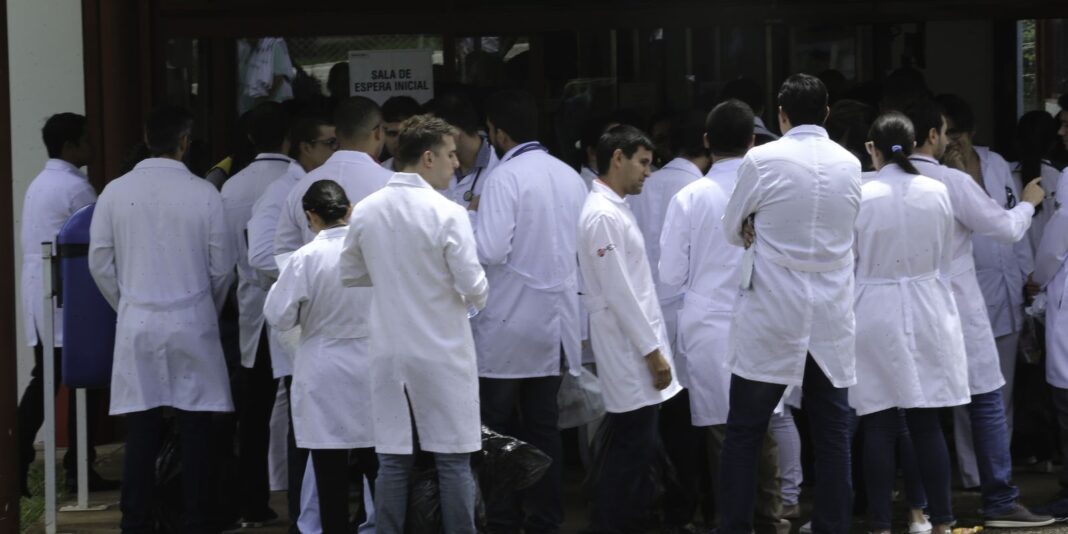 Prazo para recursos do Enamed 2026 e Revalida 2026/2 se encerra na quinta-feira