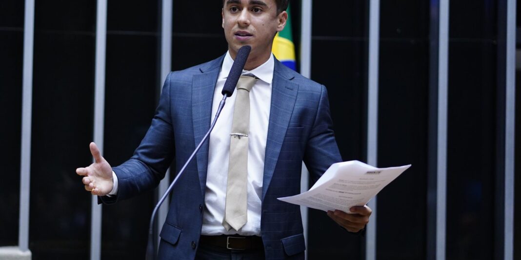 TSE determina que Nikolas remova postagem com desinformação sobre Lula