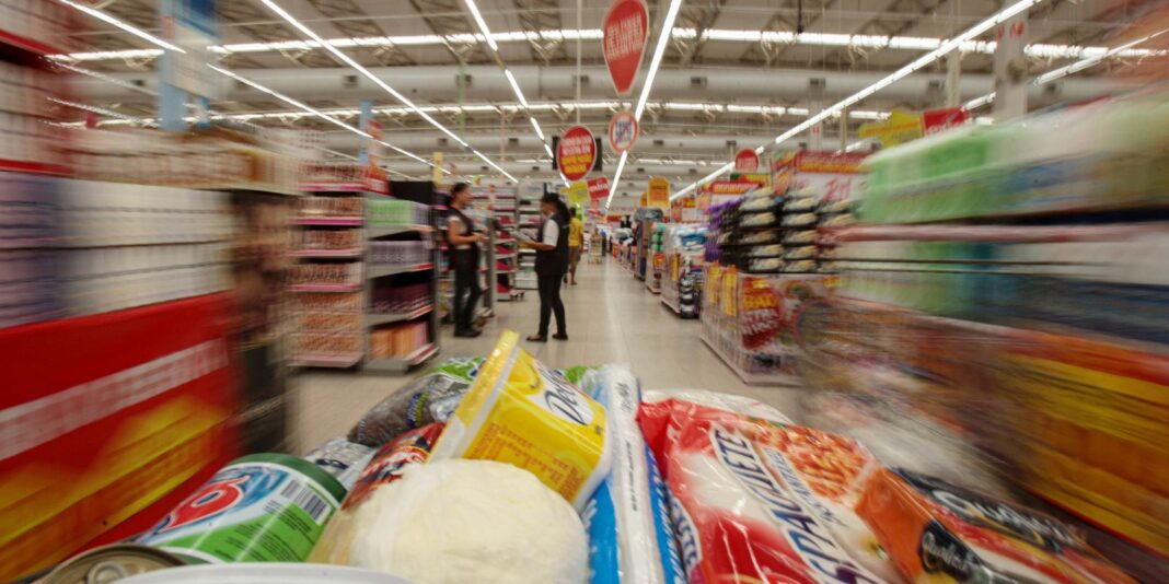 Bolsa Família tem aumento de 15%; nova medida entra em vigor em outubro
