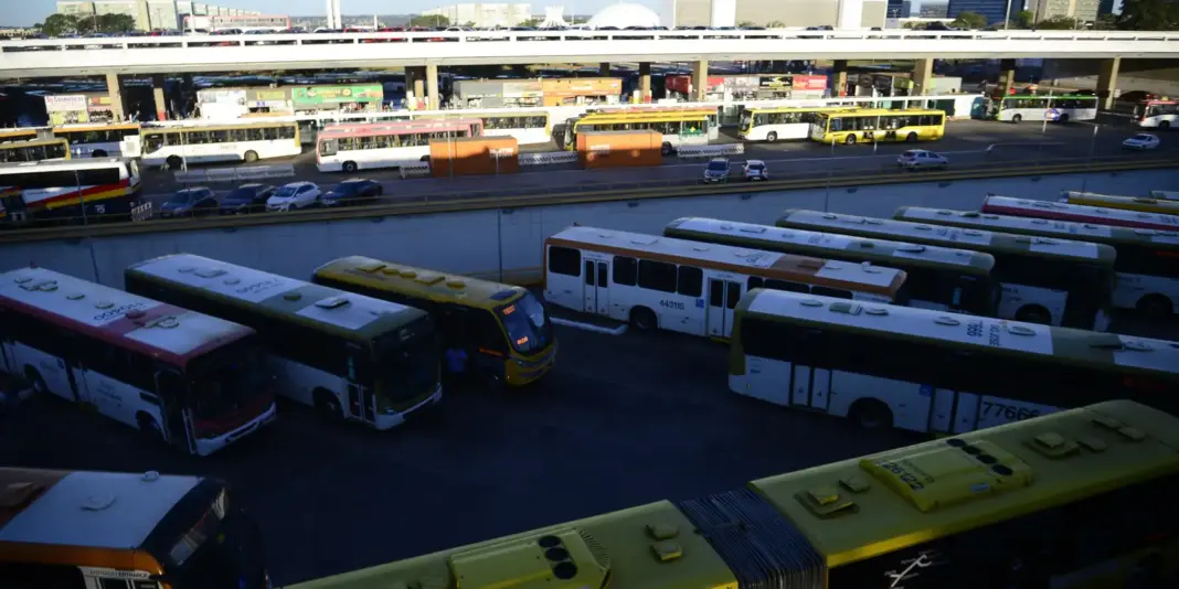 Nunes Marques solicita que TREs implementem transporte público gratuito durante as eleições