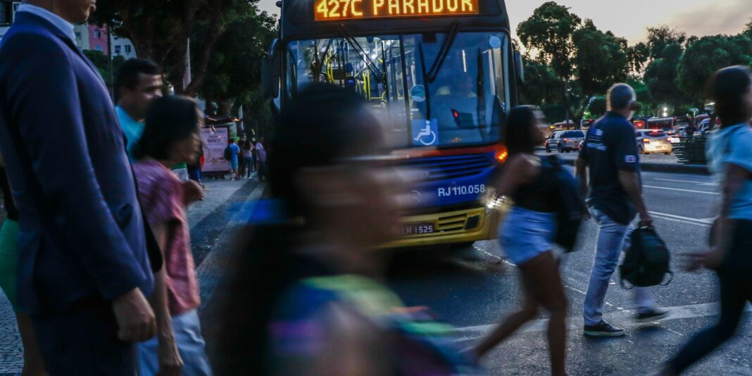 Pesquisa aponta que solidão e exaustão elevam índices de abstenção nas eleições