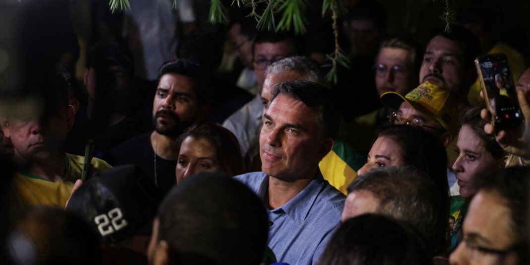 Flávio Bolsonaro estabelece condições para a liberação de sigilos