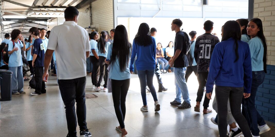 Pagamento da sétima parcela do Pé-de-Meia tem início nesta segunda-feira