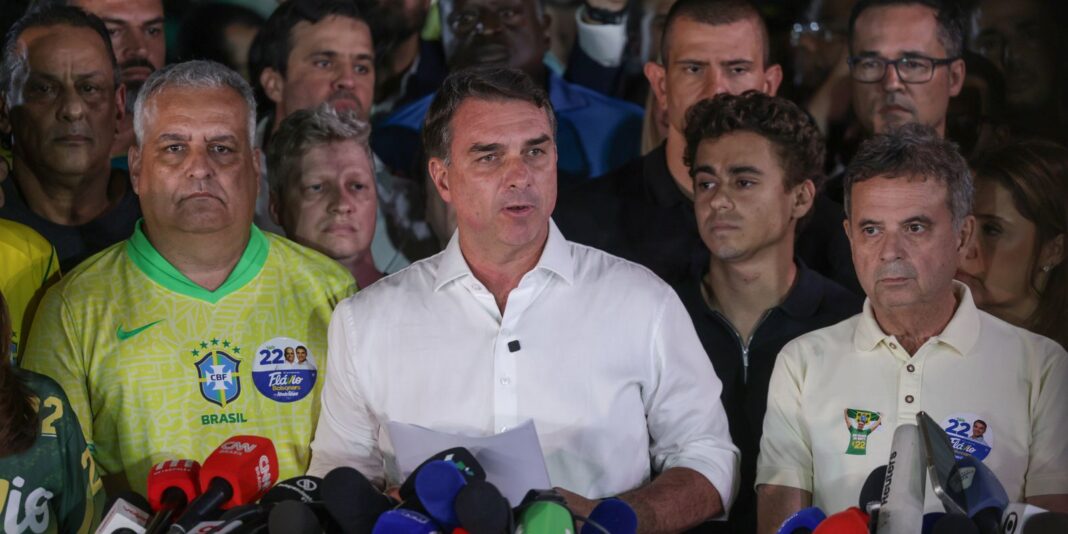 PF apura detalhes sobre a fuga de Flávio Bolsonaro do Brasil