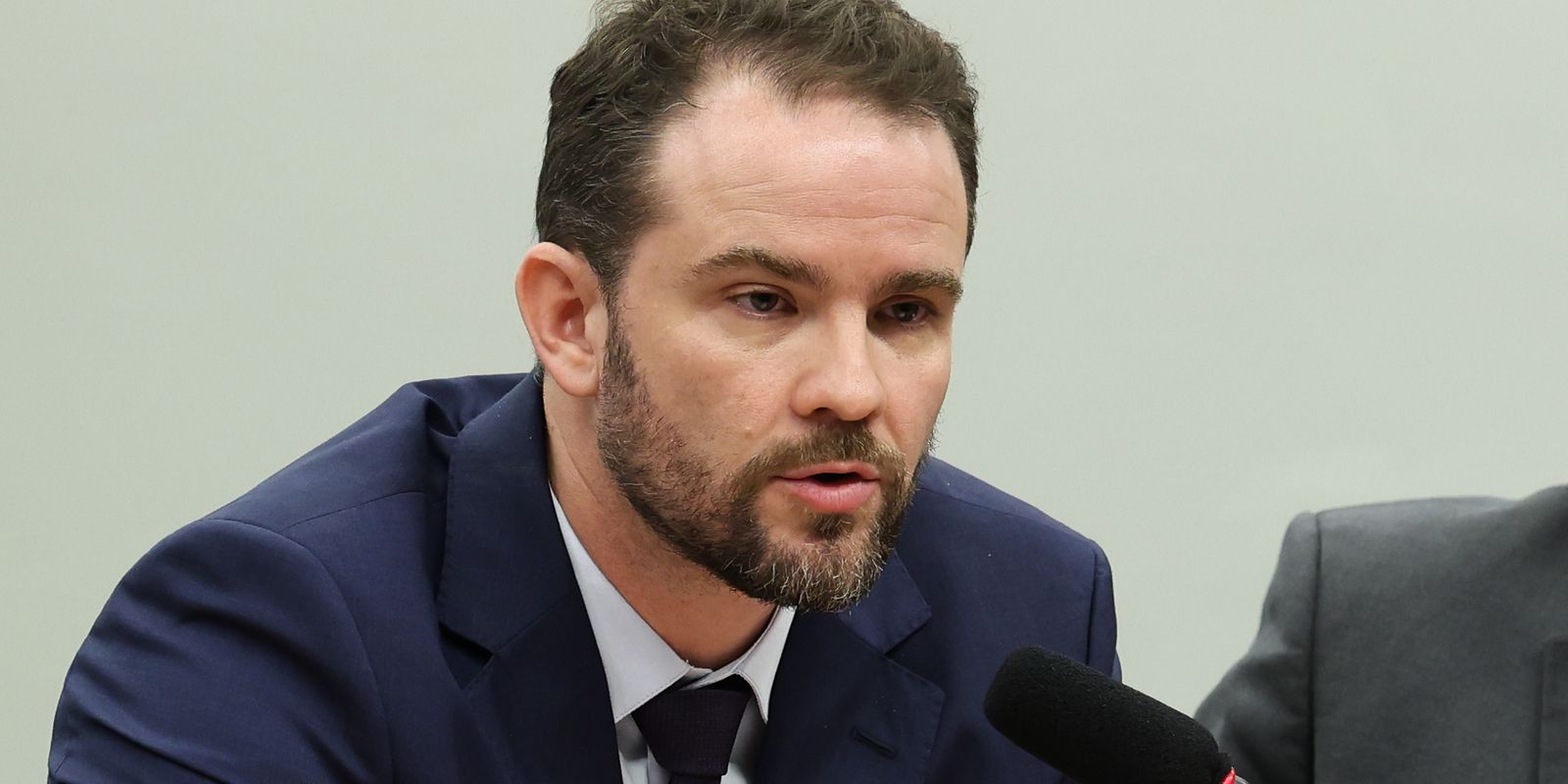 Governo buscará meta fiscal por meio de diálogo, afirma Durigan