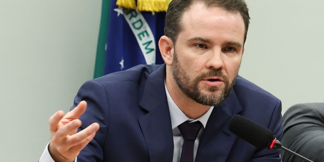 Durigan anuncia envio de MP do Imposto Seletivo após as eleições