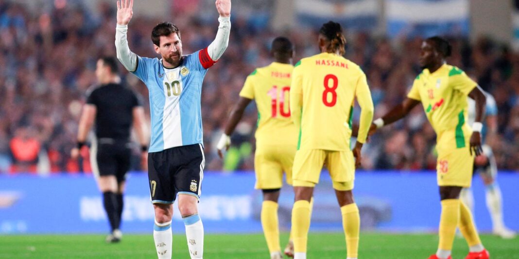Lionel Messi anuncia aposentadoria da seleção argentina após 21 anos de carreira internacional