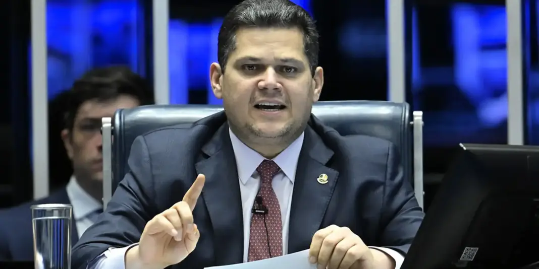Alcolumbre convoca sessões para debater e votar sobre o fim da escala 6x1