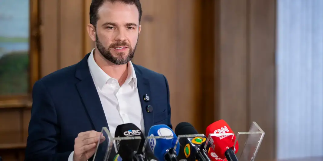Previsão de superávit no Orçamento de 2027 é confirmada por Durigan