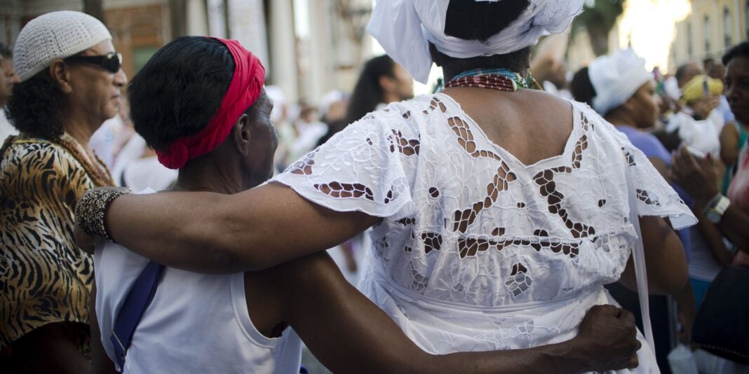 Ataques a símbolos religiosos promovem discussão sobre intolerância