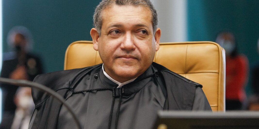 Nunes Marques determina suspensão de novos posts e seguidores no Exército do Lula