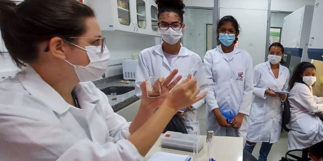 Inscrições para o Programa Futuras Cientistas se encerram em 6 de novembro