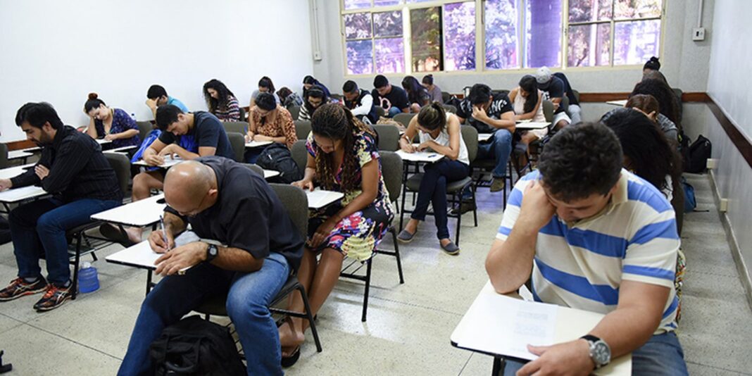 Provas de português para estrangeiros têm início nesta terça-feira
