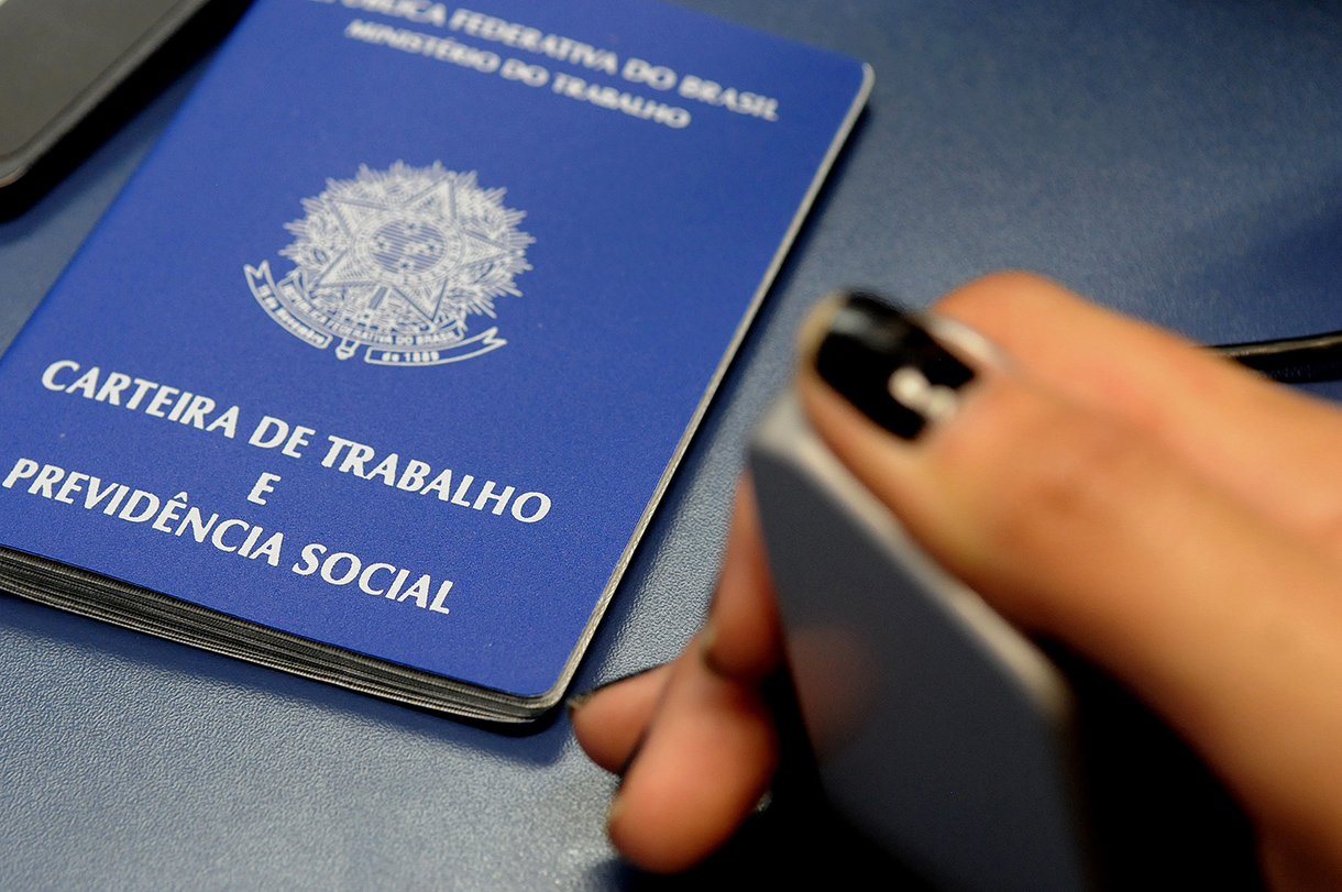 Agências do trabalhador oferecem 1.866 vagas de emprego nesta terça