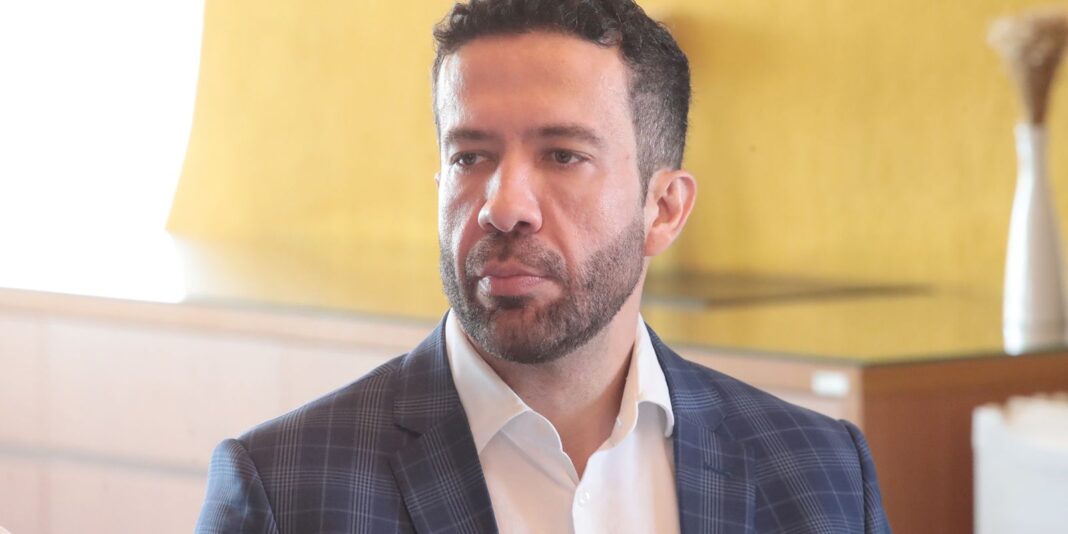 Janones critica decisão do TSE sobre 