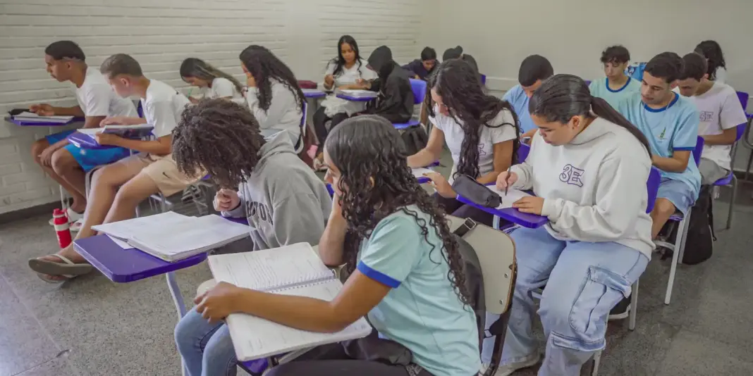 Estudantes de escolas públicas buscam melhorias na qualidade do ensino e da aprendizagem
