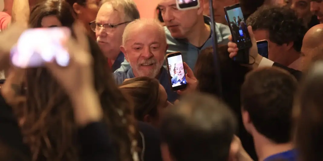 Lula agradece apoio e menciona necessidade de superar intromissões externas