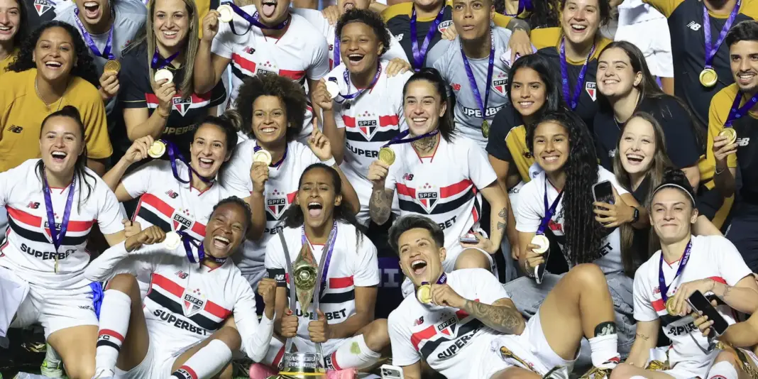 São Paulo vence Corinthians e conquista o Campeonato Brasileiro pela primeira vez