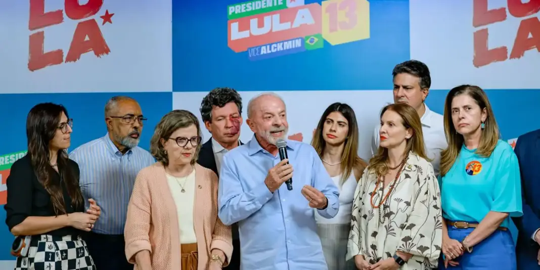 Lula comemora progresso na eliminação da 6x1 e defende investimento público