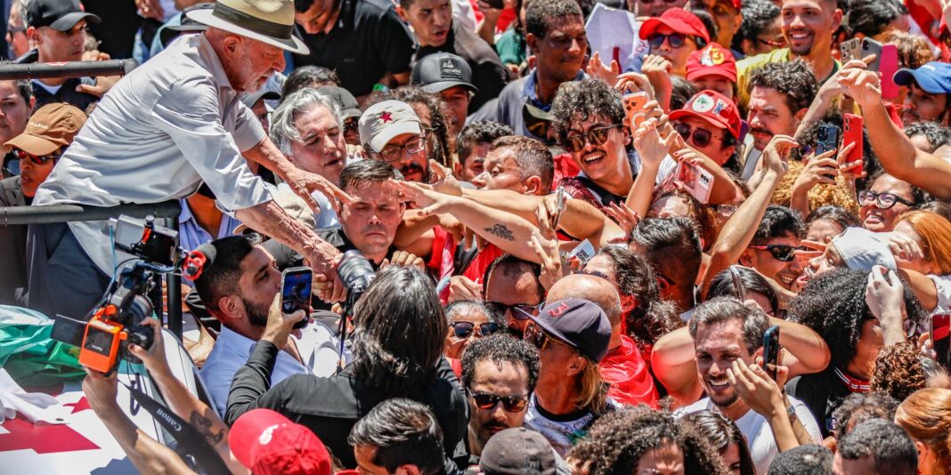Lula anuncia que PT recorrerá à Justiça contra suspensão de canal