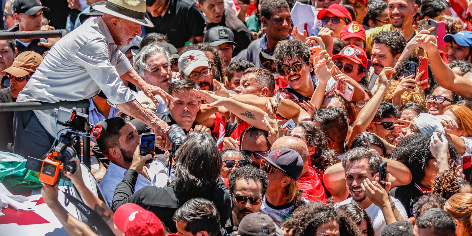 Lula anuncia que PT recorrerá à Justiça contra suspensão de canal