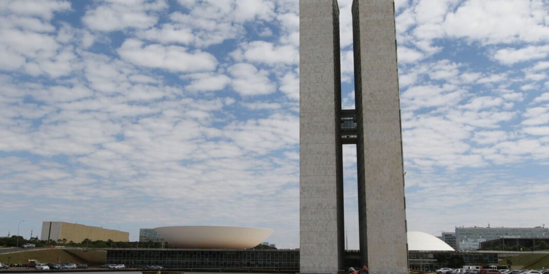 Presidente do Senado agenda segunda votação sobre o fim da escala 6x1