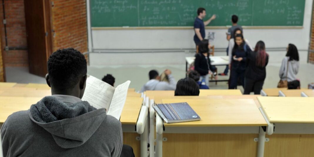 Enade 2026: estudantes iniciantes têm até 18 de dezembro para preencher questionário