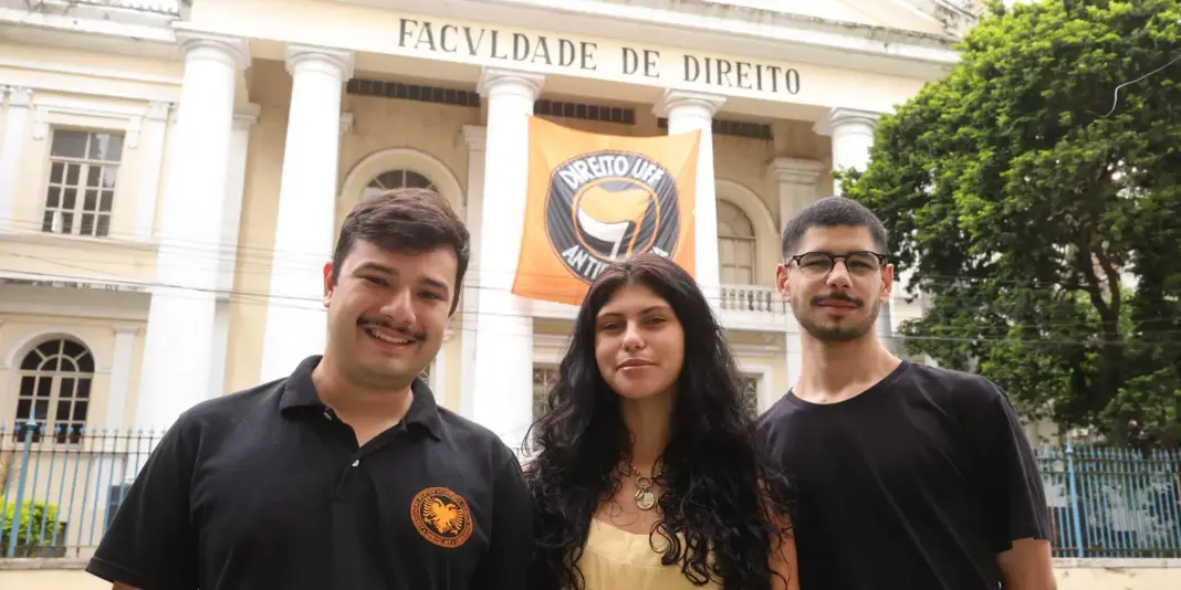 Estudantes da UFF iniciam mobilização em apoio à virada de Lula